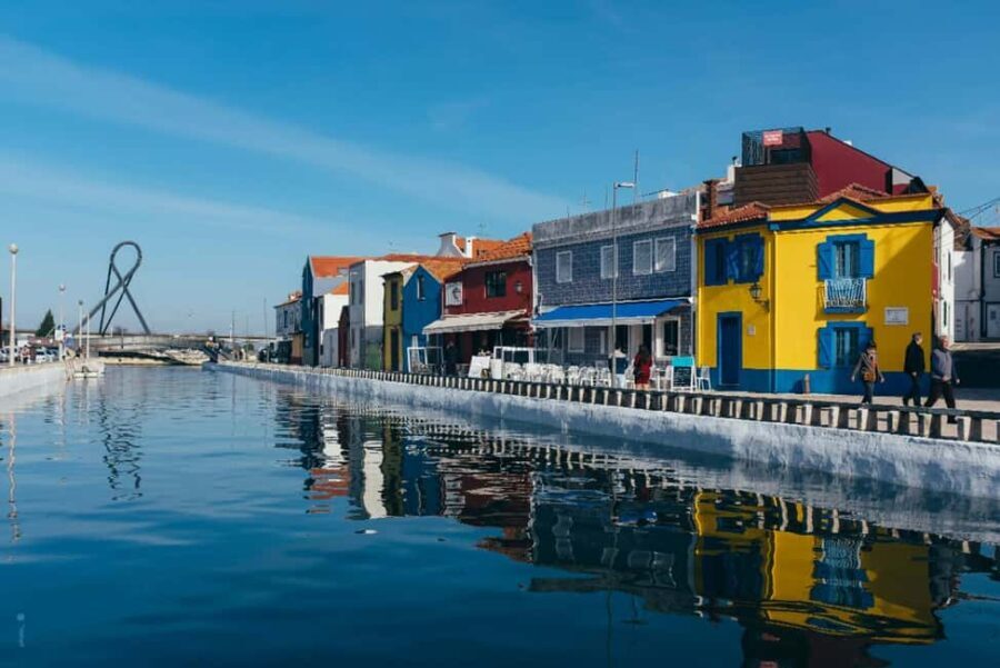 Private Tour from Porto: Aveiro, Nazaré, and Óbidos Round Trip - Nazaré: The Waves and the Views