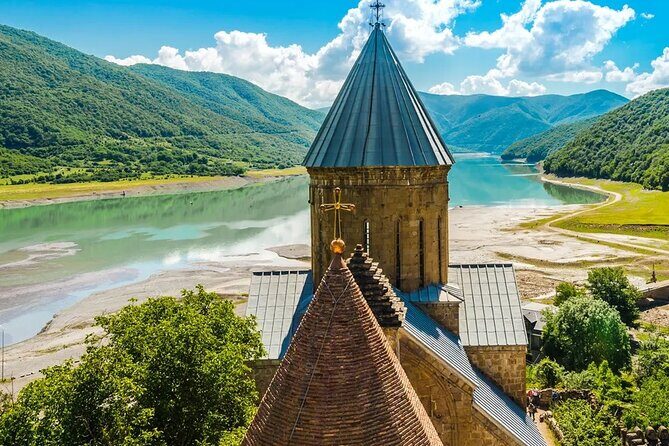 Private Tour from Tbilisi to Kazbegi and Gudauri - What Travelers Are Saying