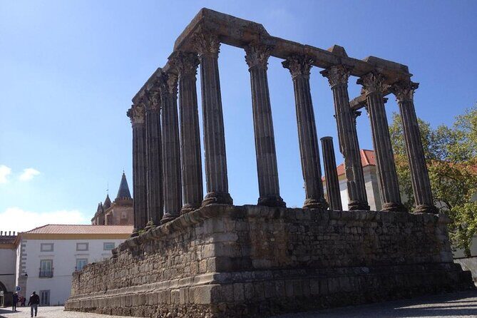 Private Tour in Evora and Monsaraz with Wine Tasting - Deep Dive into the Itinerary