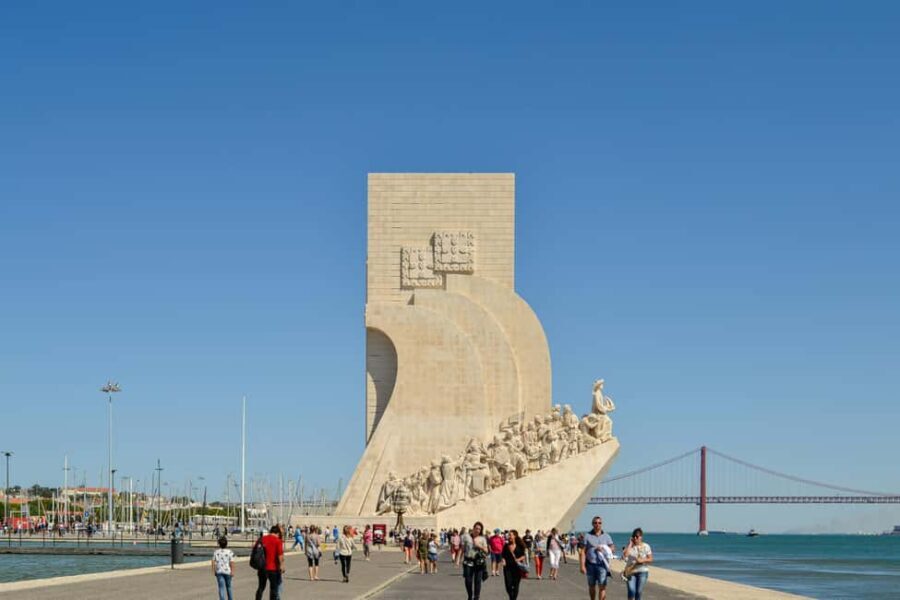 Private tour of Lisbon with a boat ride on the Tagus River included - The itinerary in detail