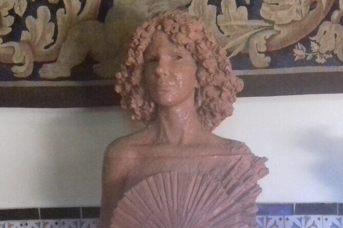 Private tour Palace of Dueñas - FAQs About the Palace of Dueñas Private Tour