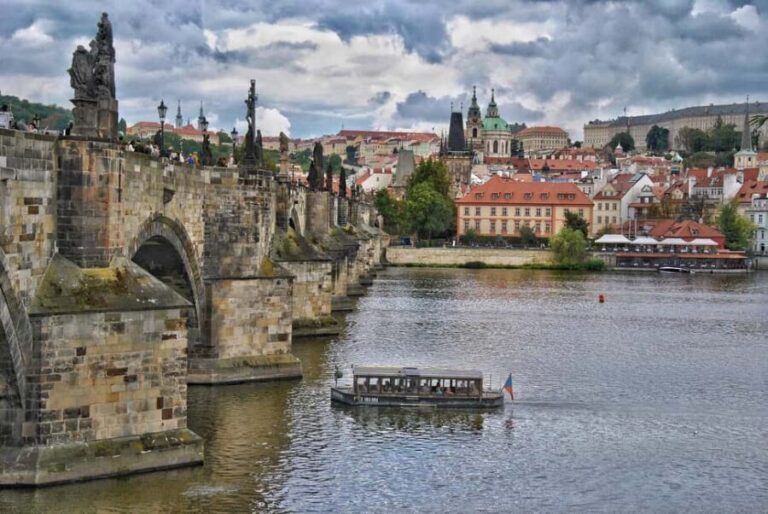 Private Tour: Picturesque Prague´s Old Town & Charles Bridge - Drawbacks and Considerations