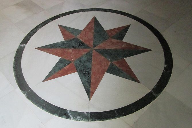 Private tour to the Cathedral of Seville. - Pricing and Value Considerations