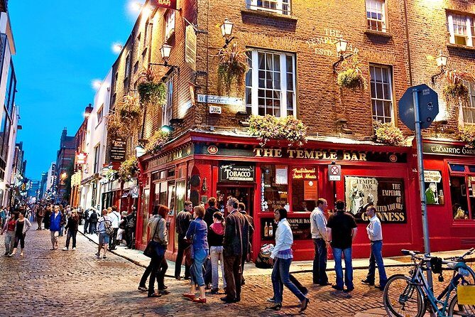 Private Transfer: Dublin Airport DUB to Dublin in Business Car - Breaking Down the Details