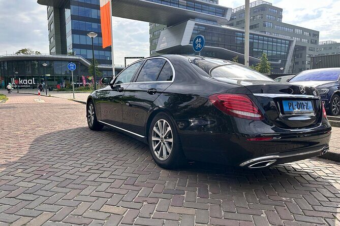 Private Transfer from Amsterdam Schiphol Airport to Amsterdam - The Vehicles and Amenities