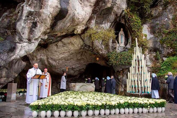 Private Transfer from Barcelona to Lourdes in France - Meeting Points & Ease of Access