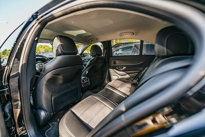 Private Transfer from Seville Airport to Hotels in Seville - Who Should Consider This Transfer?