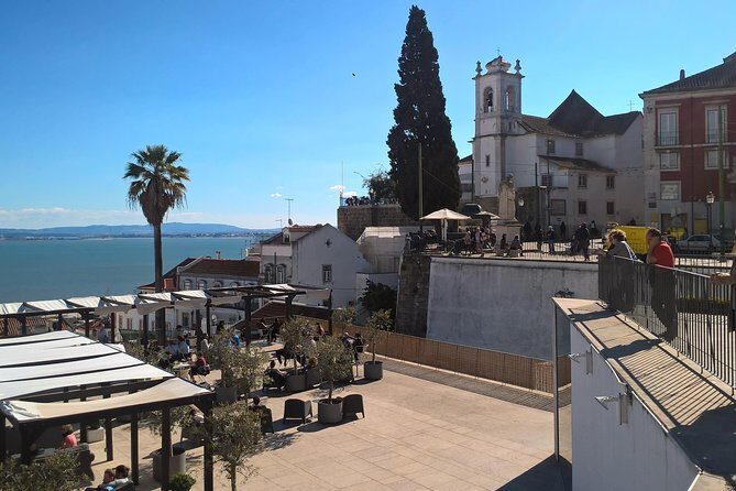 Private Transfer: Lisbon Airport to or from Lisbon Center - Why Punctuality and Safety Matter