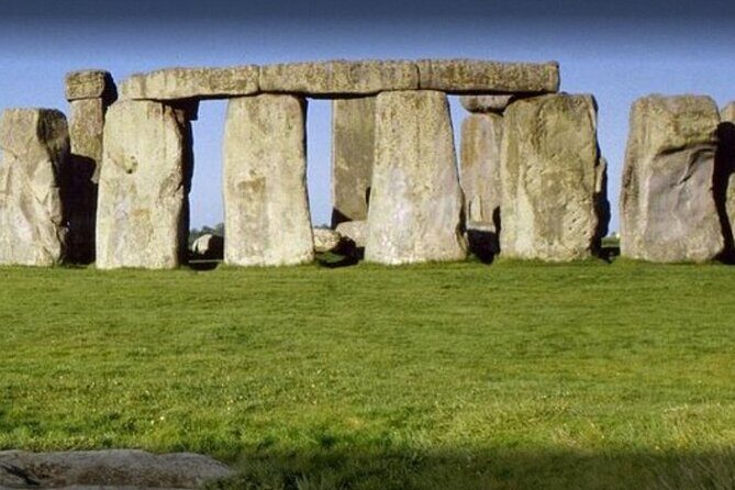 Private Transport from London to Southampton via Stonehenge - The Drive to Stonehenge