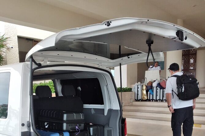 Private Transportation from the Airport to the Cancun hotel zone - The Realities of the Service