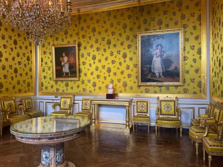 Private Trip: Fontainbleau Castle and Provins Medieval City - The Sum Up