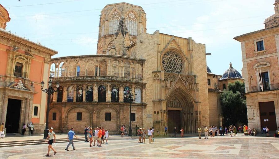 Private Valencia City Tour  Arts, Market & Cathedral - A Closer Look at the Highlights