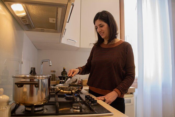 Private Venice Cooking Class and Market Tour with Fun Local Laura - The Market Tour: A Window into Venetian Daily Life