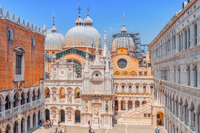 Private Walking Tour of Venice's Old Town with Gondola Ride - Who Is This Tour Best Suited For?