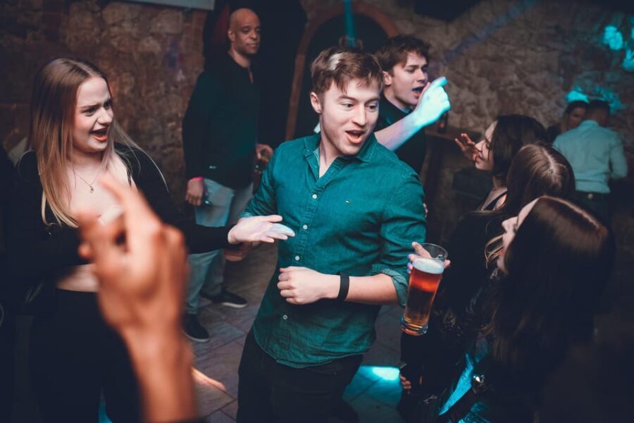 Pub Crawl - 1-hour Open Bar then Vip to 5 Clubs - Krakow - The First Stop: Eros Bendato