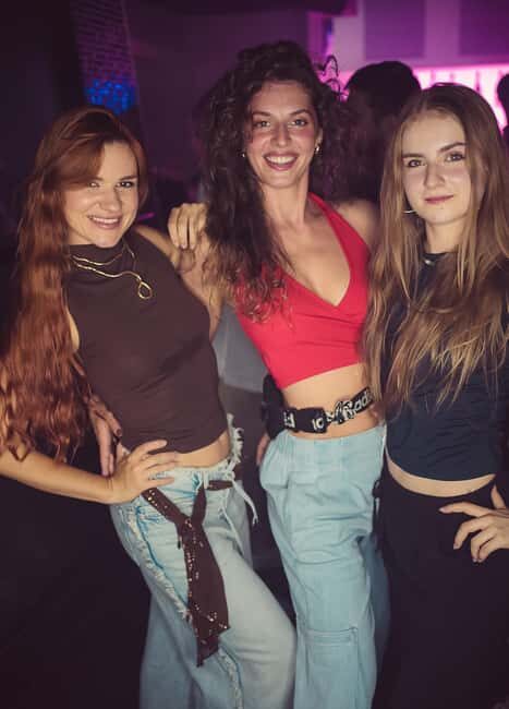 Pub Crawl with optional 1 hour open bar and 3 VIP clubs - The Experience in Action: What You’ll Likely Encounter