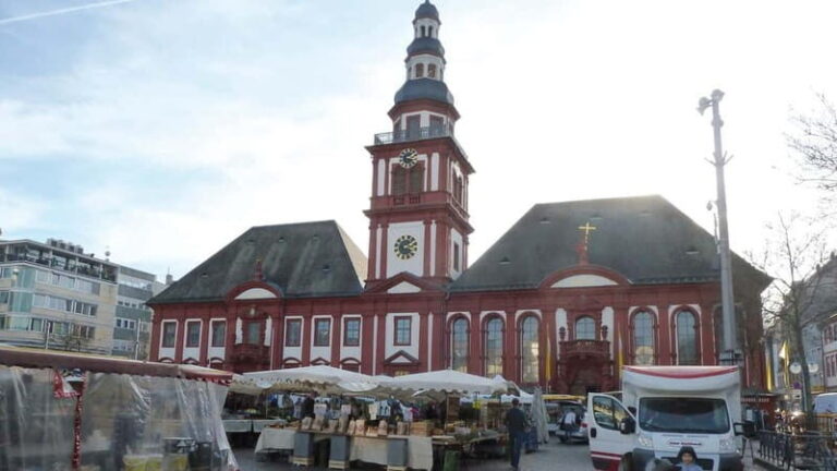 Public tour With Bertha Benz through the city of inventors Costume tour - Who Should Consider This Tour?