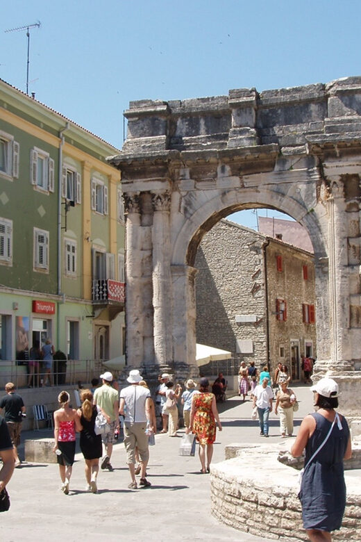 Pula: Old Town Walking Tour for Foodies with Dinner and Wine - Who Should Consider This Tour?