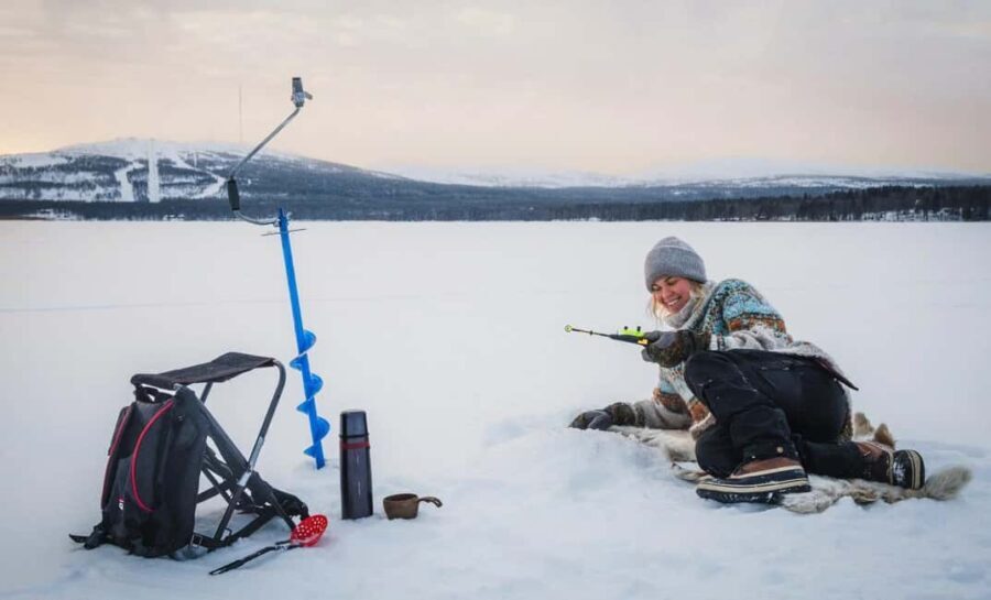 Pyhä: Ice Fishing Experience at Frozen Lake - Setting the Scene: What the Tour Looks Like