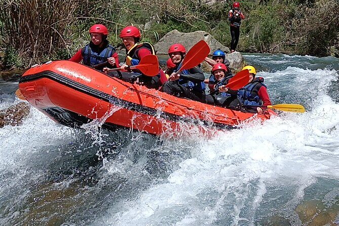Rafting white water in Montanejos 1h Valencia - Why People Keep Coming Back