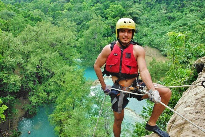 Rappelling beside Minas Viejas and Micos Waterfall - An Overview of the Experience