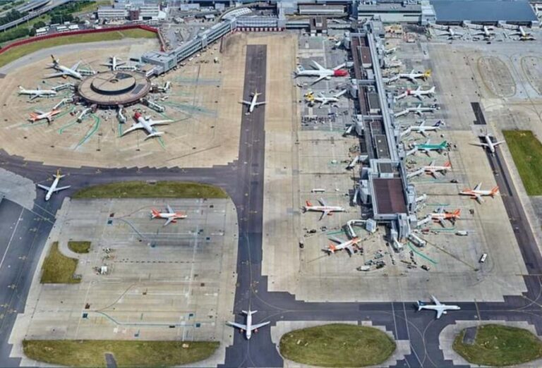 Redhill: 1-Hour South Coast Helicopter Tour for 3 People - The Value of the Experience