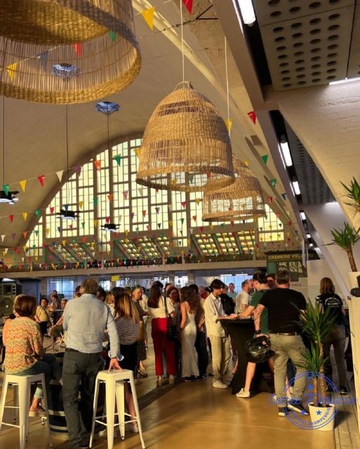 Reims : city-center discovery tour and champagne tasting - The Guide and Group Size