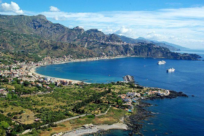 Relaxing snorkeling tour at the Isola Bella Marine Park Taormina - First Snorkel Spot: Exploring the Underwater World
