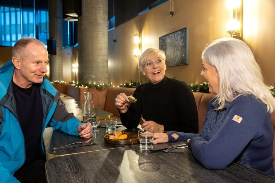 Reykjavik: Christmas Food Tour with Tastings and Drinks - Who Should Consider This Tour?