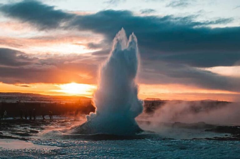 Reykjavík: Golden Circle Luxury Private Tour by Local Guide - Detailed Look at the Itinerary