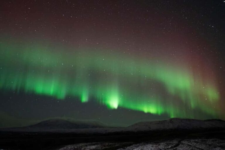Reykjavik: Northern Lights Small Group with Drinks & Gift - Exploring the Details of this Northern Lights Tour
