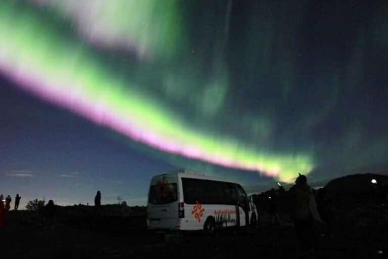 Reykjavik: Northern Lights Tour with Free Photos & Hot Cocoa - The Photography Experience