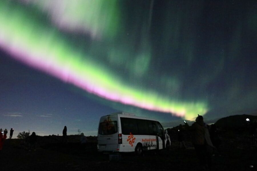 Reykjavik: Northern Lights Tour with Free Photos & Hot Cocoa - The Photography Experience