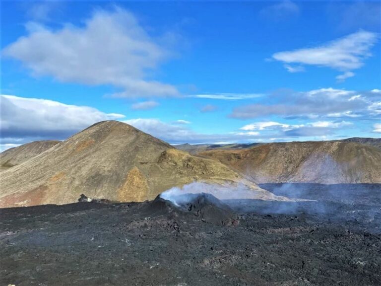 Reykjavík: Volcano Eruption Site and Reykjanes Hiking Tour - What Travelers Say