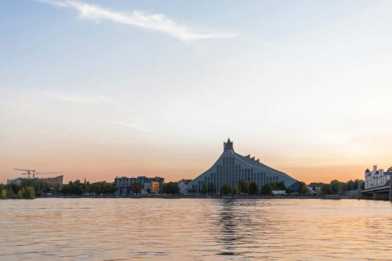 Riga: E-Foil Board Ride with Training and Equipment - What to Expect When You Book an E-Foil in Riga