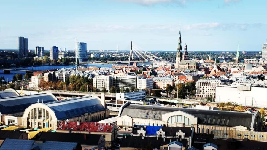 Riga Old Town, Art Nouveau and Central Market Tour by car - The Drive Through Riga’s Elegant Neighborhoods