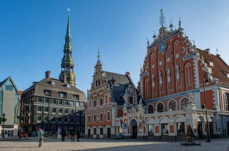 Riga: Old Town Walking Tour in a Small Group or Private - What to Expect During the Tour