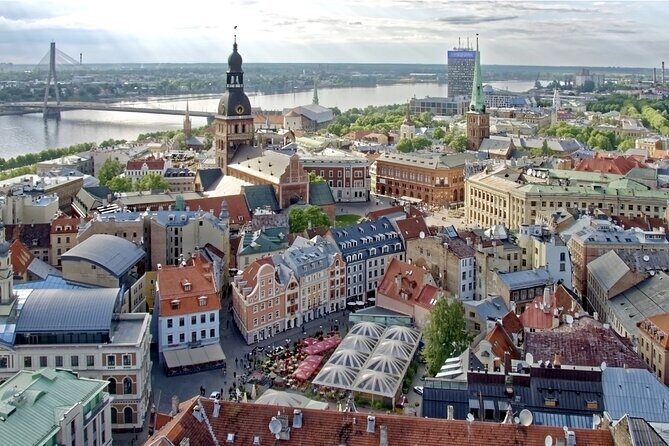 Riga to Vilnius - Sightseeing transfer - Introduction to the Riga to Vilnius Sightseeing Transfer