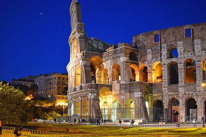 Roman Nightscape: Exclusive Private Night Tour with Driver - The Experience at Each Stop