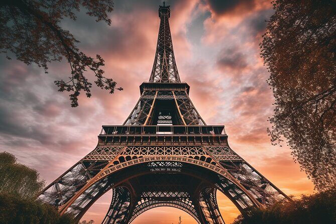 Romantic Eiffel Tower Couple Photoshoot - The Experience in Detail