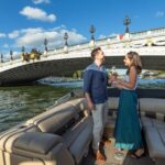 Romantic photo shooting on a private boat in Paris - The Experience and Atmosphere