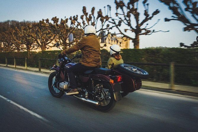 Romantic Tour By Night - The Pros and Cons