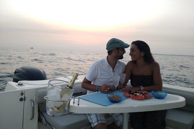 Romantic walk in the Bay of Cadiz - Who is this experience best suited for?