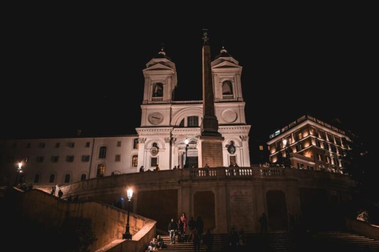 Rome: Evening Walking Tour by Moonlight - Why the Small Group and Guide Matter