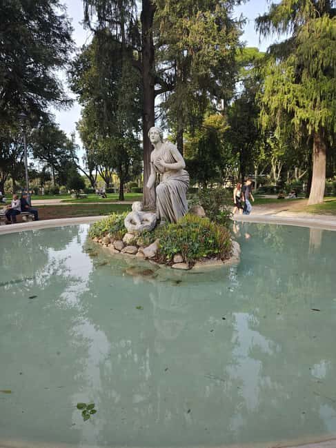 Rome: Golf Cart Tour of the Villa Borghese Gardens - The Experience and Group Size