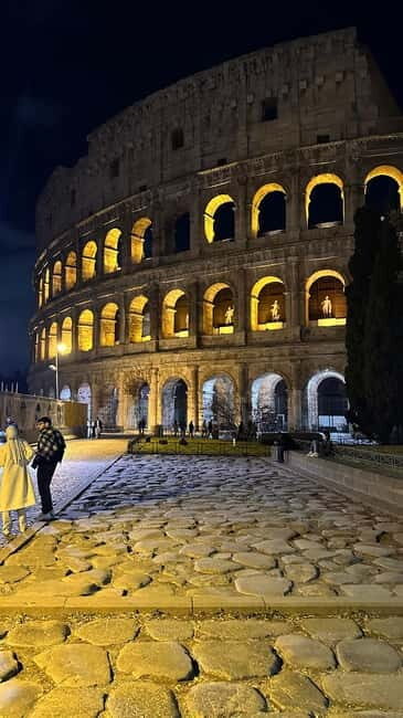 Rome Illuminated. Night Tour in Van - How the Tour Works in Practice
