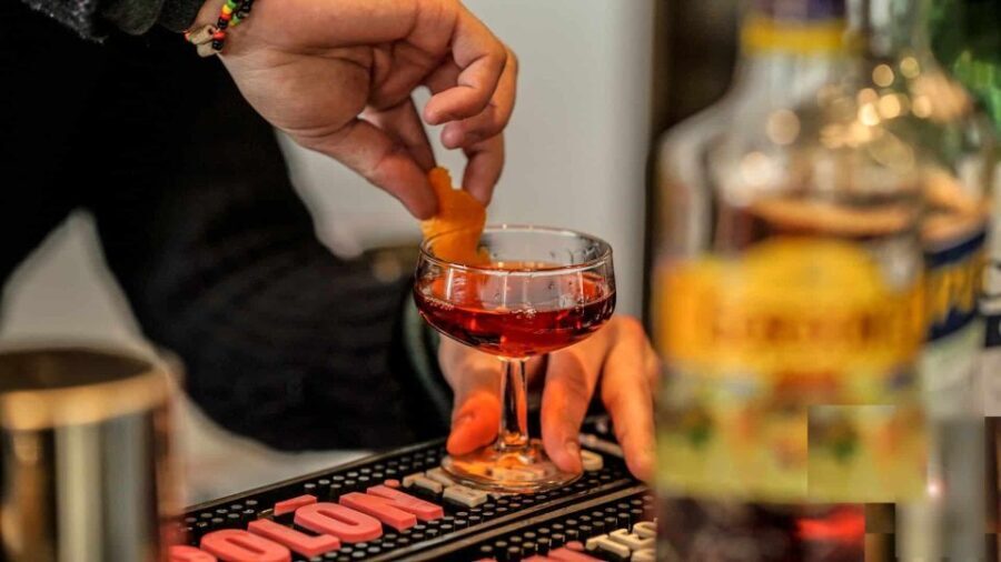 Rome: Piazzas and Fountains Sunset Tour with Aperitivo - The Practicalities