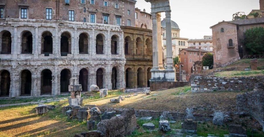 Rome: Trastevere and Jewish Ghetto Highlights Tour - Crossing to Tiber Island