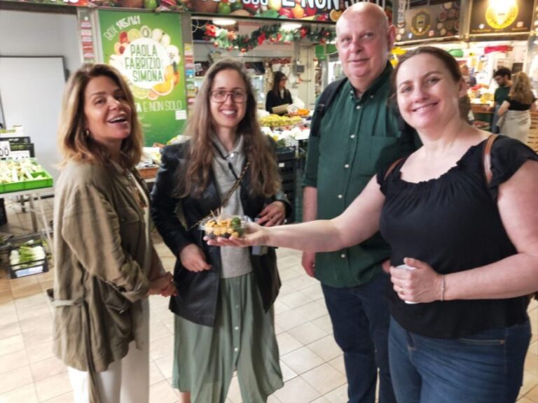 Rome: Vatican Street Food and Wine Tour with Farmers Market - Analyzing the Experience: What’s Included?