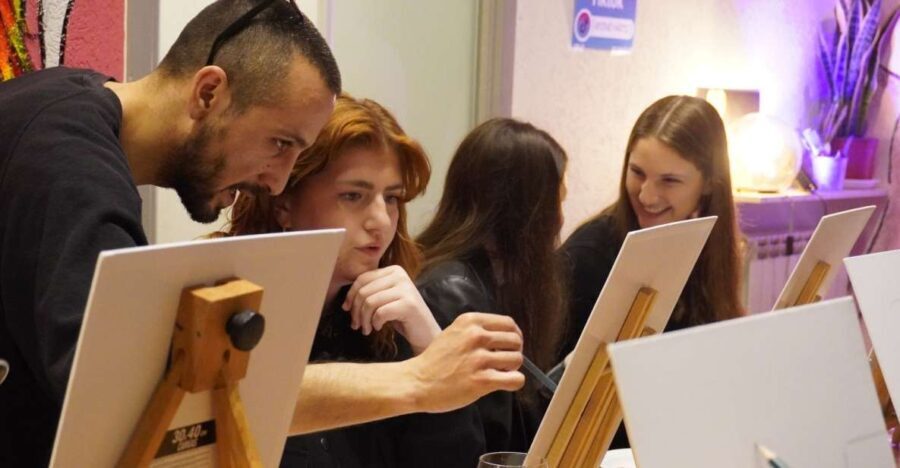 Rome: Wine and Paint Experience in Piazza Navona - What to Expect During the Experience